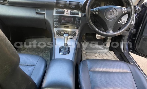 Oofamaa Mercedes-Benz C-Classe Black Makiinaa iti Nairobi keessatti Nairobi keessatti Oofamaa Mercedes-Benz C-Classe Black Makiinaa iti Nairobi keessatti Nairobi keessatti