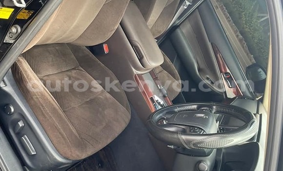 Oofamaa Toyota Crown Black Makiinaa iti Nairobi keessatti Nairobi keessatti Oofamaa Toyota Crown Black Makiinaa iti Nairobi keessatti Nairobi keessatti