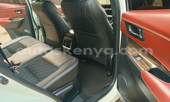 Oofamaa Toyota Harrier White Makiinaa iti Nairobi keessatti Nairobi keessatti Oofamaa Toyota Harrier White Makiinaa iti Nairobi keessatti Nairobi keessatti