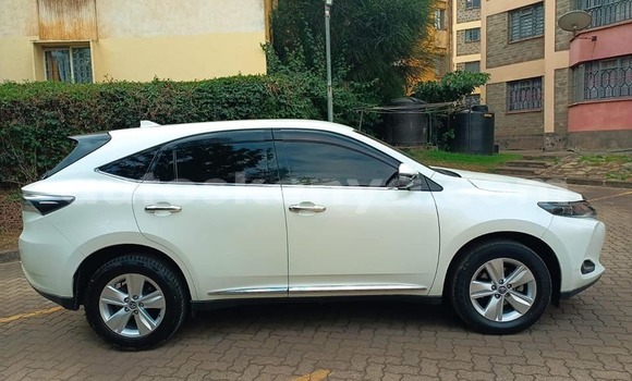 Oofamaa Toyota Harrier White Makiinaa iti Nairobi keessatti Nairobi keessatti Oofamaa Toyota Harrier White Makiinaa iti Nairobi keessatti Nairobi keessatti