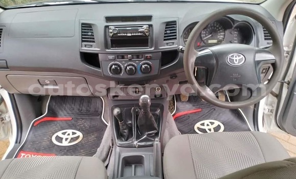 Buy Used Toyota Hilux White Car in Nairobi in Nairobi Buy Used Toyota Hilux White Car in Nairobi in Nairobi