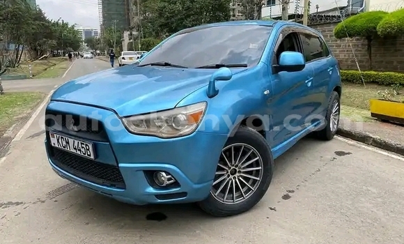 Nunua Ilio tumika Mitsubishi RVR Bluu Gari ndani ya Nairobi nchini Nairobi