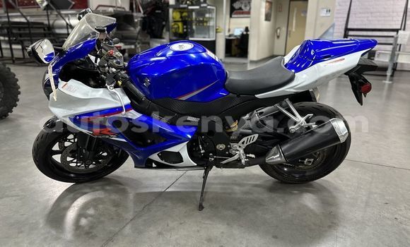 Nunua Ilio tumika Suzuki 750 Bluu Bike ndani ya Bungoma nchini West Kenya Nunua Ilio tumika Suzuki 750 Bluu Bike ndani ya Bungoma nchini West Kenya