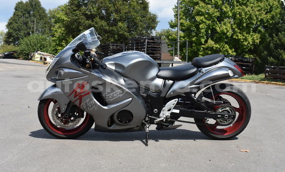 Nunua Ilio tumika Suzuki HAYABUSA Fedha Bike ndani ya Bungoma nchini West Kenya Nunua Ilio tumika Suzuki HAYABUSA Fedha Bike ndani ya Bungoma nchini West Kenya