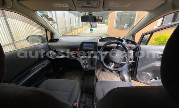 Oofamaa Toyota Sienta Black Makiinaa iti Nairobi keessatti Nairobi keessatti Oofamaa Toyota Sienta Black Makiinaa iti Nairobi keessatti Nairobi keessatti