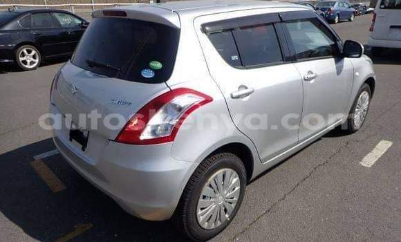 Oofamaa Toyota Fielder White Makiinaa iti Nairobi keessatti Nairobi keessatti Oofamaa Toyota Fielder White Makiinaa iti Nairobi keessatti Nairobi keessatti