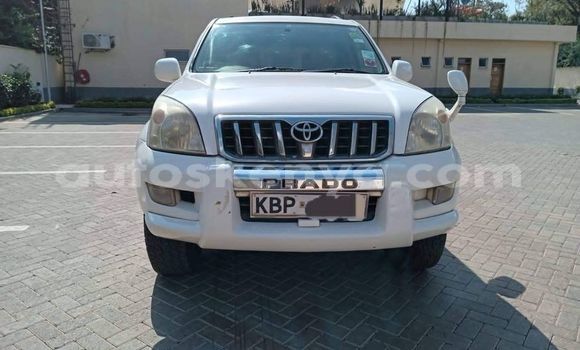 Nunua Ilio tumika Toyota Land Cruiser Nyeupe Gari ndani ya Nairobi nchini Nairobi