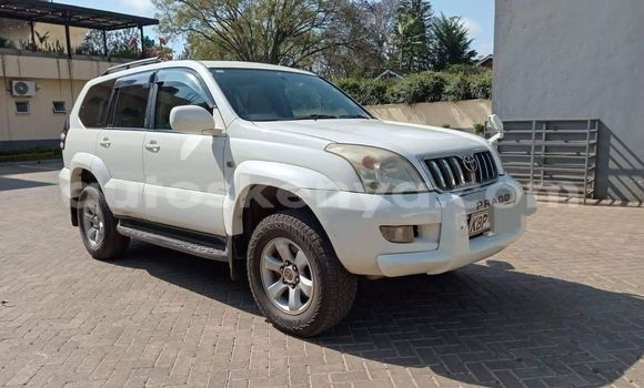 Oofamaa Toyota Land Cruiser White Makiinaa iti Nairobi keessatti Nairobi keessatti Oofamaa Toyota Land Cruiser White Makiinaa iti Nairobi keessatti Nairobi keessatti