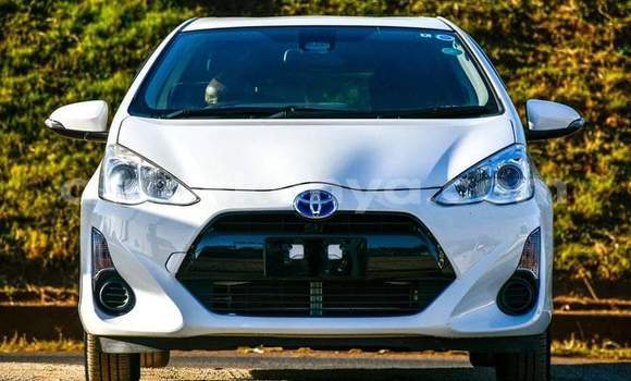 Nunua Ilio tumika Toyota Aqua Nyeupe Gari ndani ya Nairobi nchini Nairobi Nunua Ilio tumika Toyota Aqua Nyeupe Gari ndani ya Nairobi nchini Nairobi