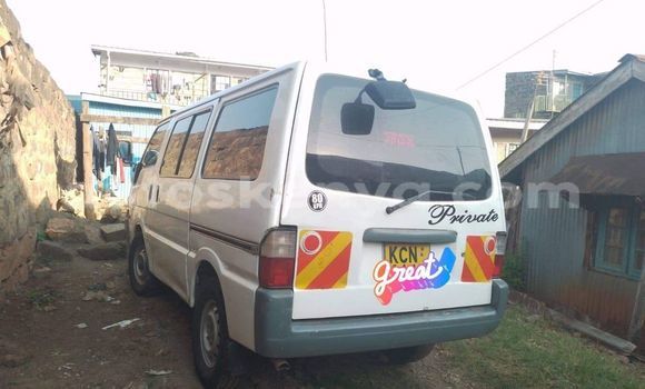 Oofamaa Mazda Bongo White Makiinaa iti Nairobi keessatti Nairobi keessatti Oofamaa Mazda Bongo White Makiinaa iti Nairobi keessatti Nairobi keessatti