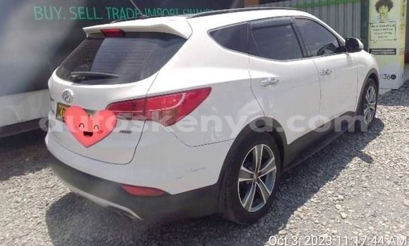 Buy Used Hyundai Santa Fe White Car in Nairobi in Nairobi Buy Used Hyundai Santa Fe White Car in Nairobi in Nairobi