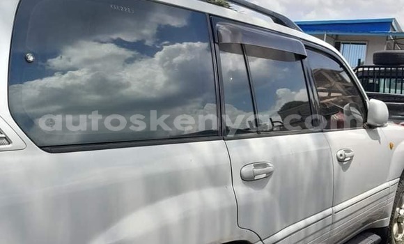 Buy Used Toyota Land Cruiser White Car in Nairobi in Nairobi Buy Used Toyota Land Cruiser White Car in Nairobi in Nairobi