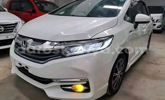 Oofamaa Honda Shuttle White Makiinaa iti Nairobi keessatti Nairobi keessatti Oofamaa Honda Shuttle White Makiinaa iti Nairobi keessatti Nairobi keessatti