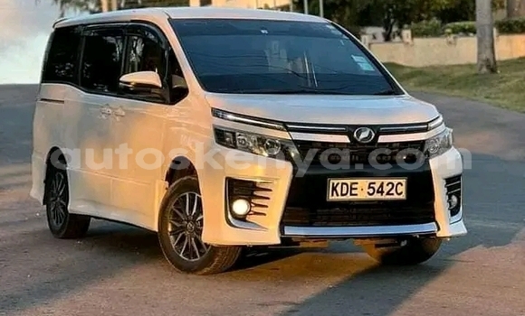 Oofamaa Toyota Voxy White Makiinaa iti Nairobi keessatti Nairobi keessatti Oofamaa Toyota Voxy White Makiinaa iti Nairobi keessatti Nairobi keessatti