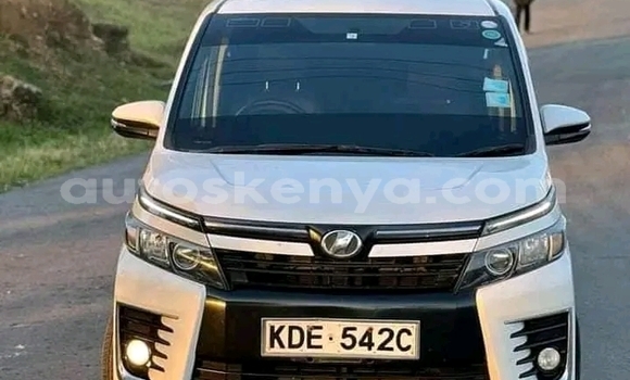 Oofamaa Toyota Voxy White Makiinaa iti Nairobi keessatti Nairobi keessatti Oofamaa Toyota Voxy White Makiinaa iti Nairobi keessatti Nairobi keessatti