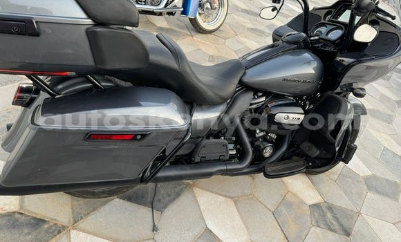 Buy Used Harley Davidson Road Glide Silver Bike in Nairobi in Nairobi
