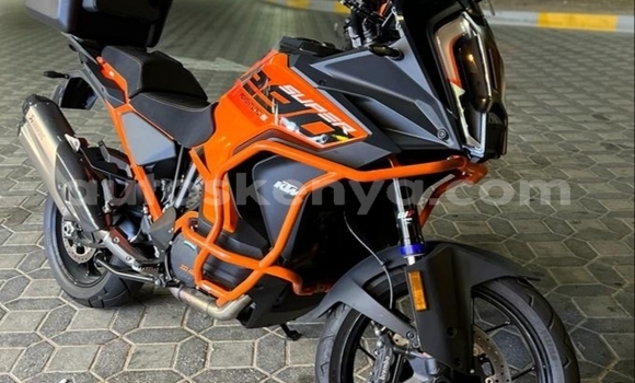 Oofamaa KTM ADVENTURE Black Doqdoqqee iti Nairobi keessatti Nairobi keessatti
