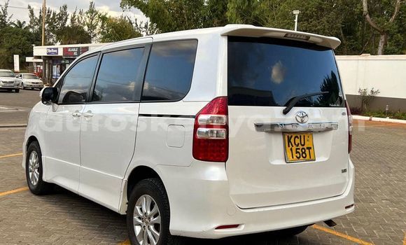 Nunua Ilio tumika Toyota Noah Nyeupe Gari ndani ya Nairobi nchini Nairobi Nunua Ilio tumika Toyota Noah Nyeupe Gari ndani ya Nairobi nchini Nairobi