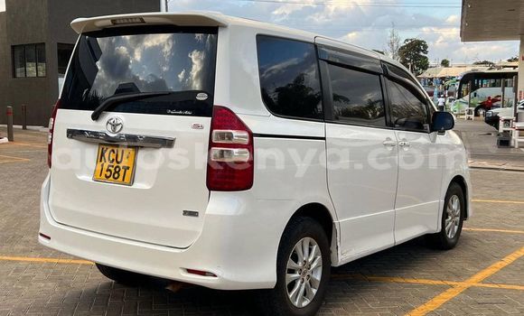 Nunua Ilio tumika Toyota Noah Nyeupe Gari ndani ya Nairobi nchini Nairobi Nunua Ilio tumika Toyota Noah Nyeupe Gari ndani ya Nairobi nchini Nairobi