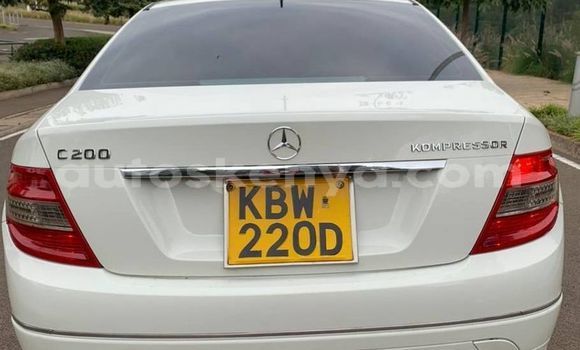 Oofamaa Mercedes-Benz C250 coupe White Makiinaa iti Nairobi keessatti Nairobi keessatti Oofamaa Mercedes-Benz C250 coupe White Makiinaa iti Nairobi keessatti Nairobi keessatti