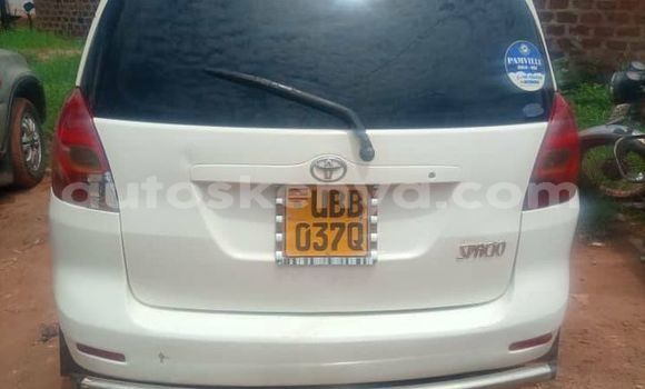 Oofamaa Toyota 2000GT White Makiinaa iti Kapenguria keessatti Rift Valley keessatti Oofamaa Toyota 2000GT White Makiinaa iti Kapenguria keessatti Rift Valley keessatti