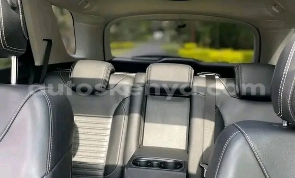 Nunua Ilio tumika Mercedes‒Benz GLE Nyeupe Gari ndani ya Nairobi nchini Nairobi Nunua Ilio tumika Mercedes‒Benz GLE Nyeupe Gari ndani ya Nairobi nchini Nairobi