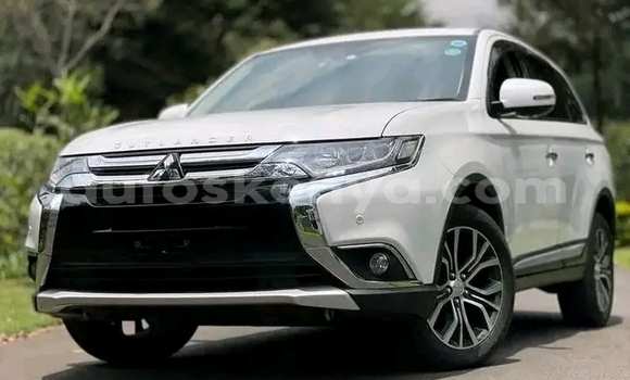 Buy Used Mitsubishi Outlander White Car in Nairobi in Nairobi