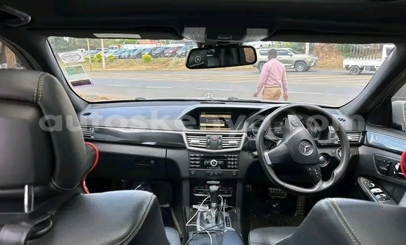Nunua Ilio tumika Mercedes‒Benz E–Class Nyeupe Gari ndani ya Nairobi nchini Nairobi Nunua Ilio tumika Mercedes‒Benz E–Class Nyeupe Gari ndani ya Nairobi nchini Nairobi