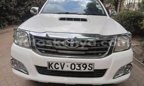 Buy Used Toyota Hilux White Car in Kiambu in Central Kenya