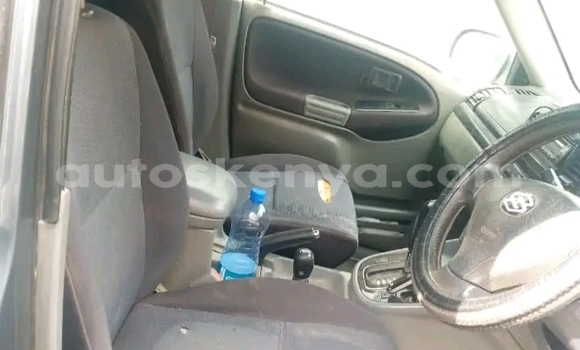 Oofamaa Suzuki Escudo Green Makiinaa iti Kisumu keessatti Nyanza keessatti Oofamaa Suzuki Escudo Green Makiinaa iti Kisumu keessatti Nyanza keessatti