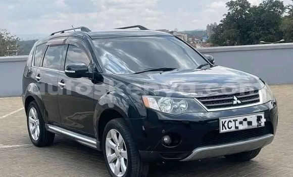 Nunua Ilio tumika Mitsubishi Outlander Nyeusi Gari ndani ya Nairobi nchini Nairobi