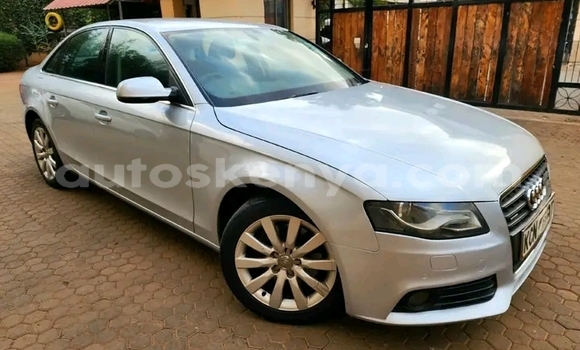 Oofamaa Audi A4 Silver Makiinaa iti Nairobi keessatti Nairobi keessatti