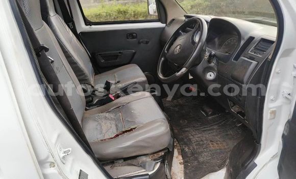 Buy Used Toyota Hiace White Car in Nairobi in Nairobi Buy Used Toyota Hiace White Car in Nairobi in Nairobi