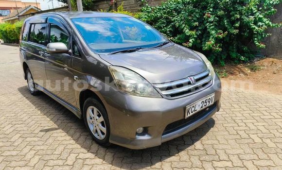 Nunua Ilio tumika Toyota ISIS Nyingine Gari ndani ya Nairobi nchini Nairobi