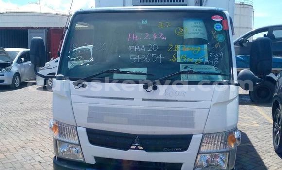 Nunua Ilio tumika Mitsubishi FH10 Nyeupe Lori ndani ya Nairobi nchini Nairobi