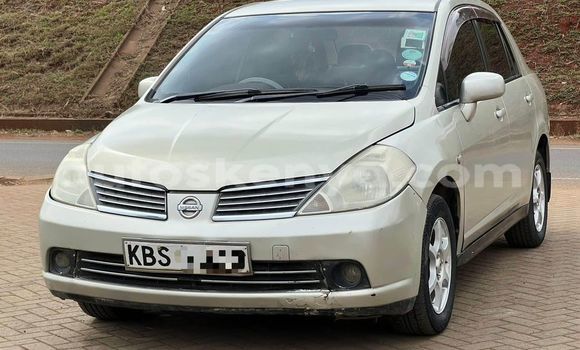 Oofamaa Nissan tiida Other Makiinaa iti Nairobi keessatti Nairobi keessatti