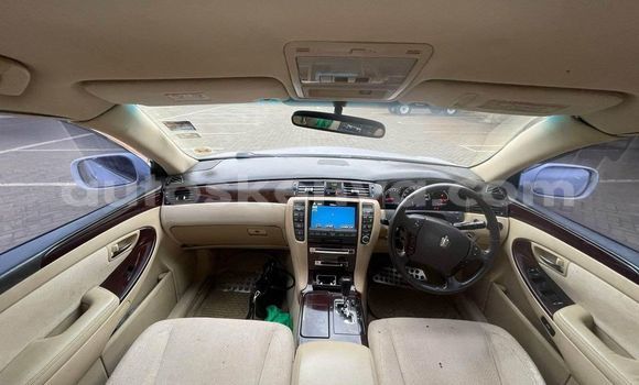 Buy Used Toyota Crown White Car in Nairobi in Nairobi Buy Used Toyota Crown White Car in Nairobi in Nairobi