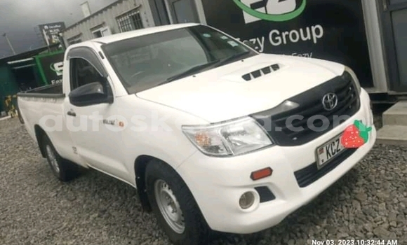 Buy Used Toyota Hilux White Car in Nakuru in Rift Valley Buy Used Toyota Hilux White Car in Nakuru in Rift Valley