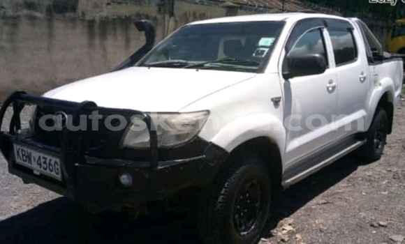 Buy Used Toyota Hilux White Car in Nakuru in Rift Valley
