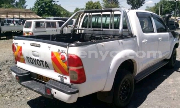 Buy Used Toyota Hilux White Car in Nakuru in Rift Valley Buy Used Toyota Hilux White Car in Nakuru in Rift Valley