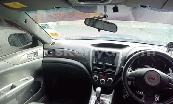 Oofamaa Subaru Impreza Blue Makiinaa iti Nakuru keessatti Rift Valley keessatti Oofamaa Subaru Impreza Blue Makiinaa iti Nakuru keessatti Rift Valley keessatti