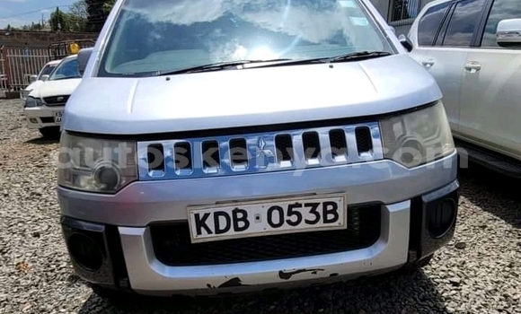 Buy Used Mitsubishi Delica Blue Car in Nakuru in Rift Valley