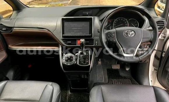 Nunua Ilio tumika Toyota Esquire Nyeupe Gari ndani ya Nairobi nchini Nairobi Nunua Ilio tumika Toyota Esquire Nyeupe Gari ndani ya Nairobi nchini Nairobi