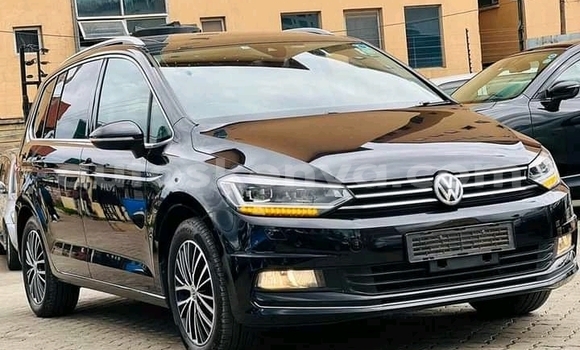 Nunua Ilio tumika Volkswagen Touran Nyeusi Gari ndani ya Nairobi nchini Nairobi Nunua Ilio tumika Volkswagen Touran Nyeusi Gari ndani ya Nairobi nchini Nairobi