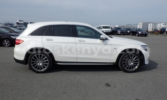 Buy Import Mercedes-Benz GLC 250D White Car in Nairobi in Nairobi Buy Import Mercedes-Benz GLC 250D White Car in Nairobi in Nairobi