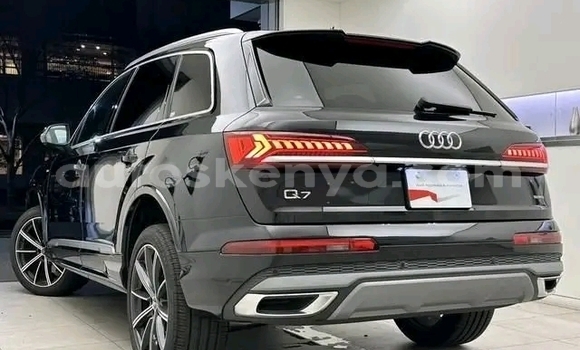 Nunua Ilio tumika Audi Q7 Nyeusi Gari ndani ya Nairobi nchini Nairobi
