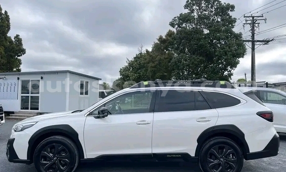 Oofamaa Subaru Outback White Makiinaa iti Nairobi keessatti Nairobi keessatti Oofamaa Subaru Outback White Makiinaa iti Nairobi keessatti Nairobi keessatti