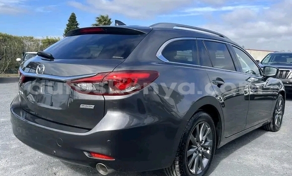 Oofamaa Mazda Atenza Blue Makiinaa iti Nairobi keessatti Nairobi keessatti