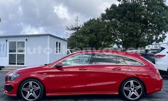 Nunua Ilio tumika Mercedes‒Benz CLA-klasse Nyekundu Gari ndani ya Nairobi nchini Nairobi