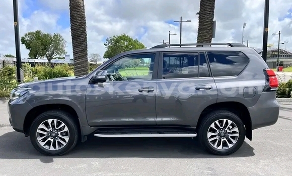 Oofamaa Toyota Land Cruiser Prado Other Makiinaa iti Nairobi keessatti Nairobi keessatti Oofamaa Toyota Land Cruiser Prado Other Makiinaa iti Nairobi keessatti Nairobi keessatti